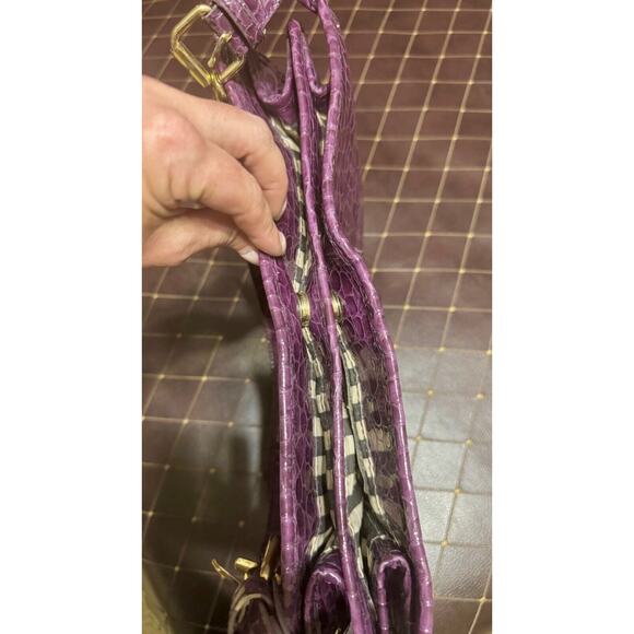 Gianni Bini Large Purple Leather Bag - Picture 16 of 16